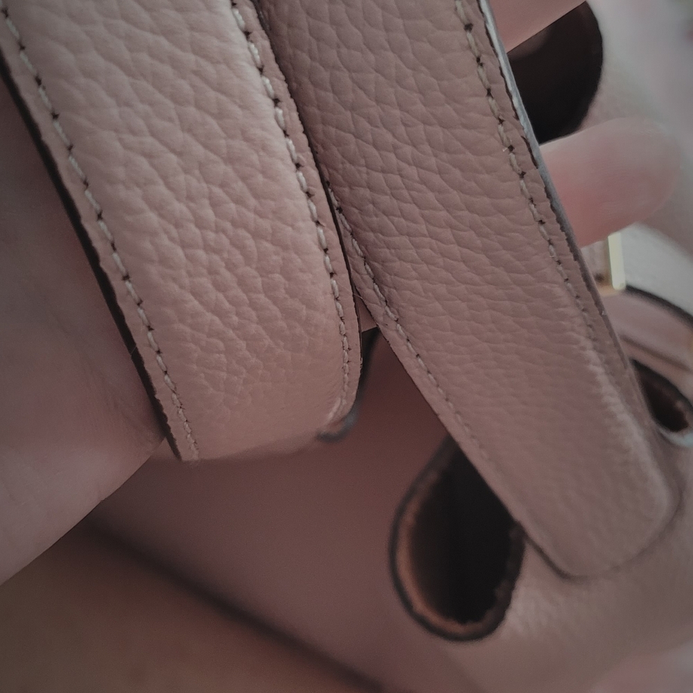 Elegant Pink Leather Tote Bag - Picture 4 of 6